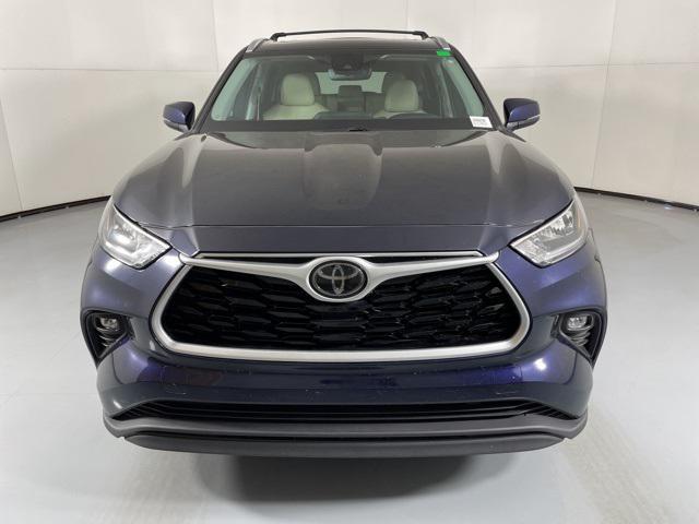used 2020 Toyota Highlander car, priced at $32,900