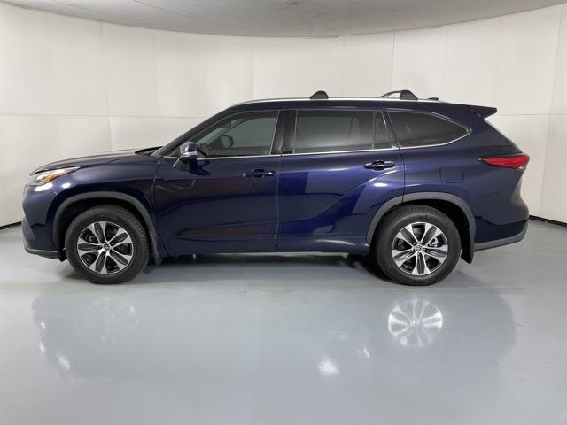 used 2020 Toyota Highlander car, priced at $32,900
