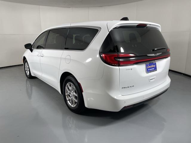 new 2025 Chrysler Pacifica car, priced at $37,900