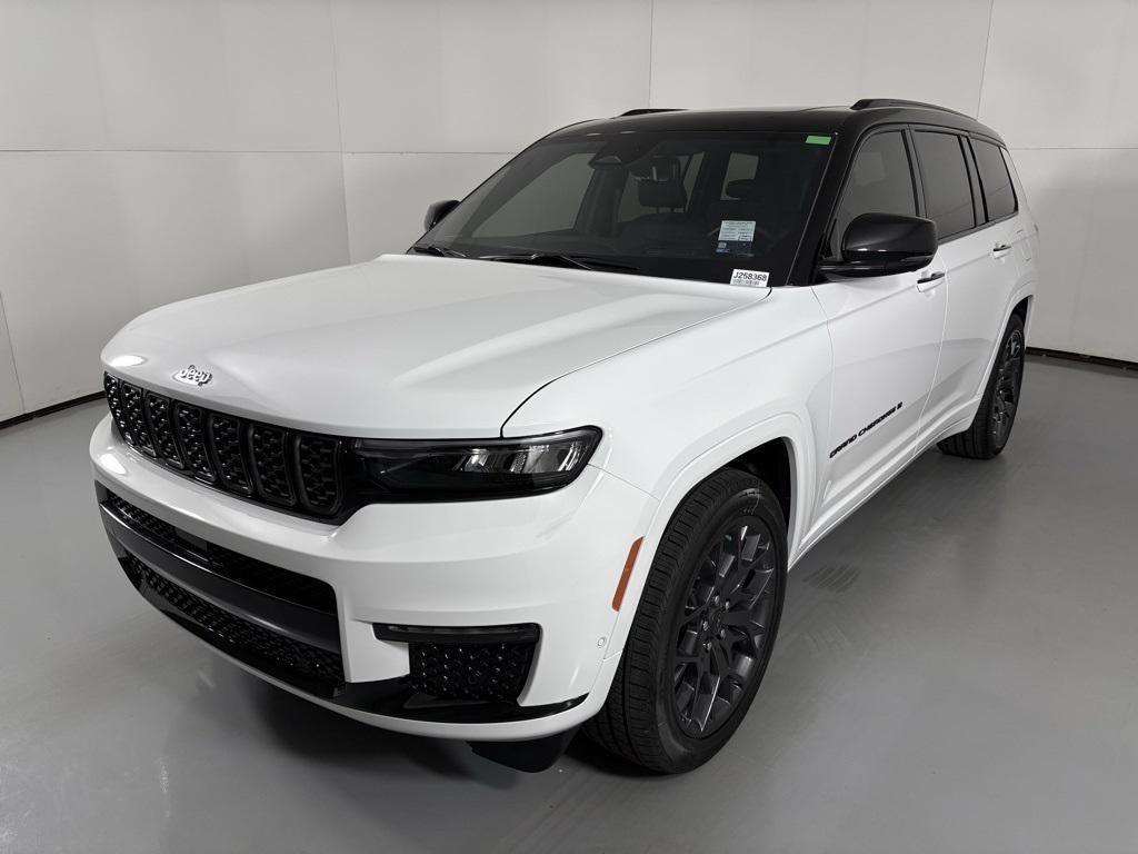 new 2025 Jeep Grand Cherokee L car, priced at $68,900