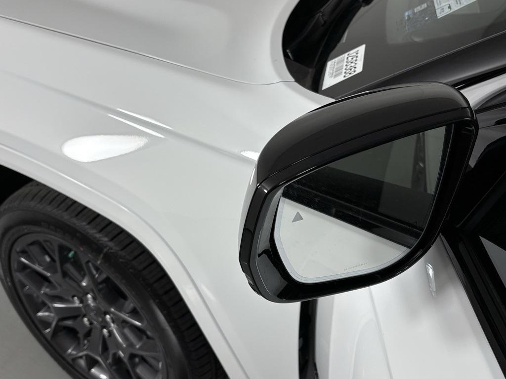 new 2025 Jeep Grand Cherokee L car, priced at $68,900