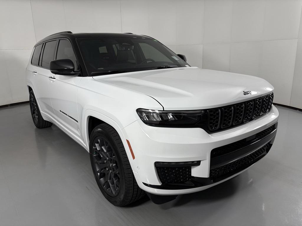 new 2025 Jeep Grand Cherokee L car, priced at $68,900