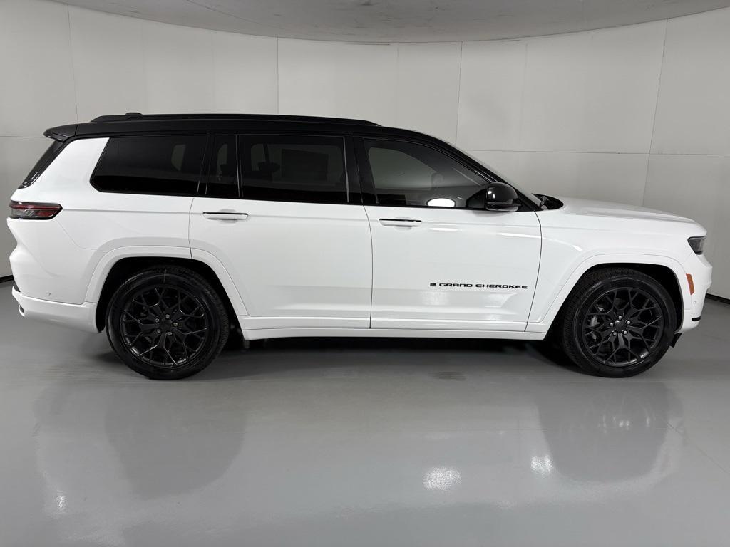 new 2025 Jeep Grand Cherokee L car, priced at $68,900