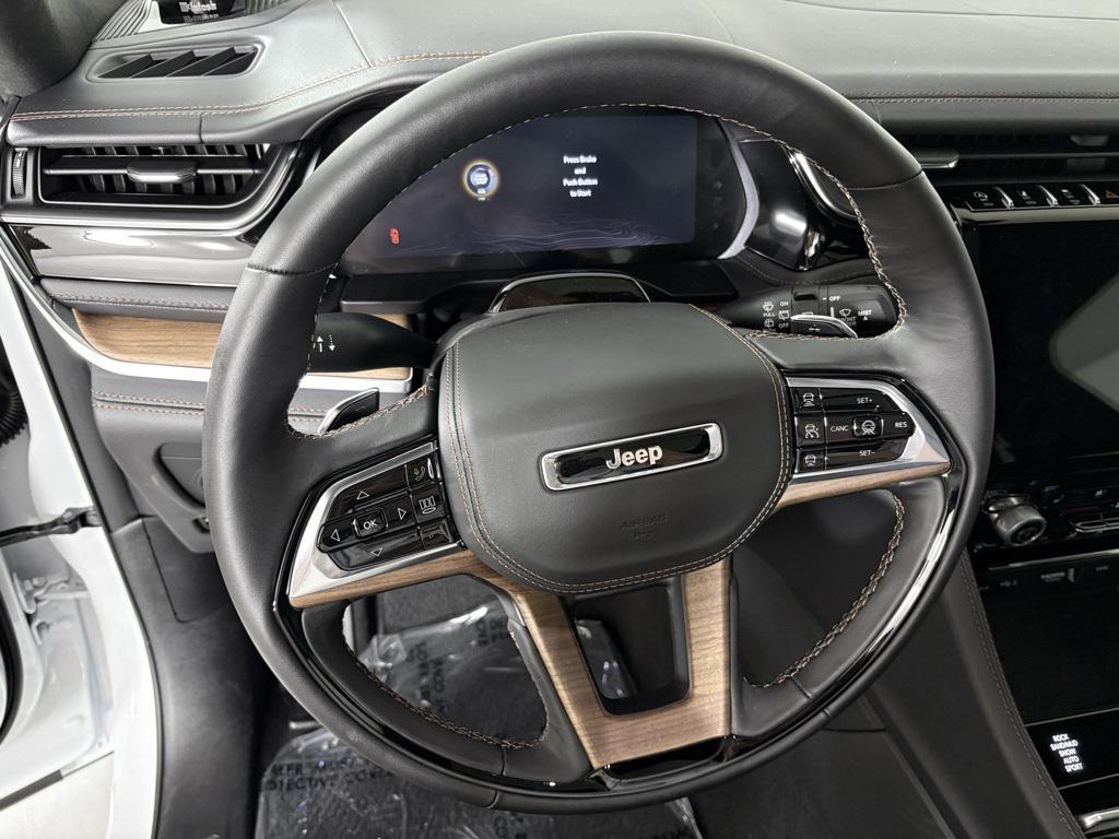 new 2025 Jeep Grand Cherokee L car, priced at $68,900