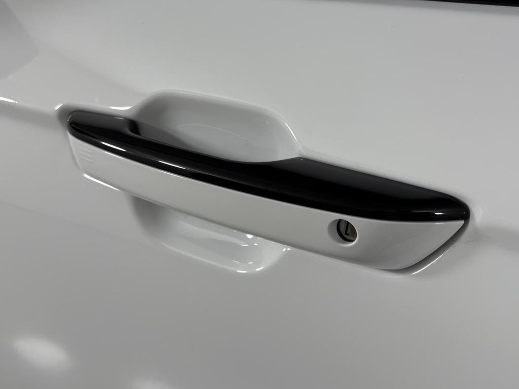 new 2025 Jeep Grand Cherokee L car, priced at $68,900