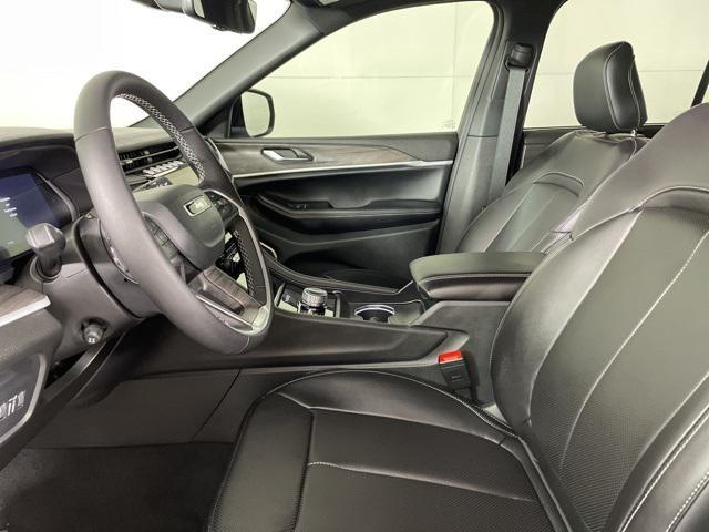 new 2025 Jeep Grand Cherokee car, priced at $48,900