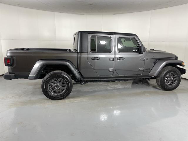 new 2025 Jeep Gladiator car, priced at $42,900