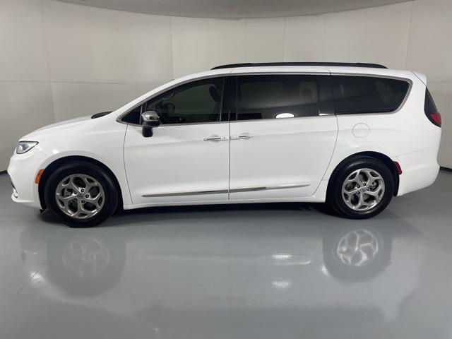 used 2023 Chrysler Pacifica car, priced at $28,900