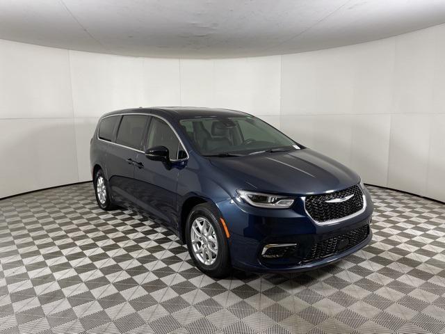 new 2024 Chrysler Pacifica car, priced at $37,191