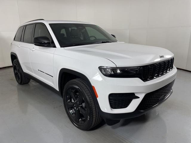 new 2025 Jeep Grand Cherokee car, priced at $37,900