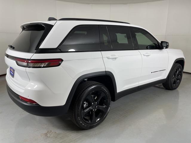 new 2025 Jeep Grand Cherokee car, priced at $37,900