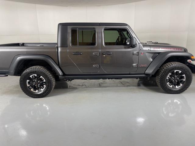 new 2025 Jeep Gladiator car, priced at $48,900