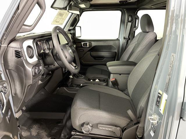 new 2025 Jeep Gladiator car, priced at $37,500