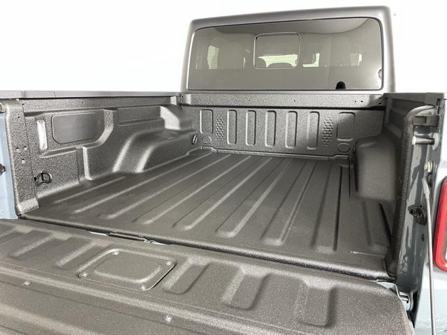 new 2025 Jeep Gladiator car, priced at $37,500