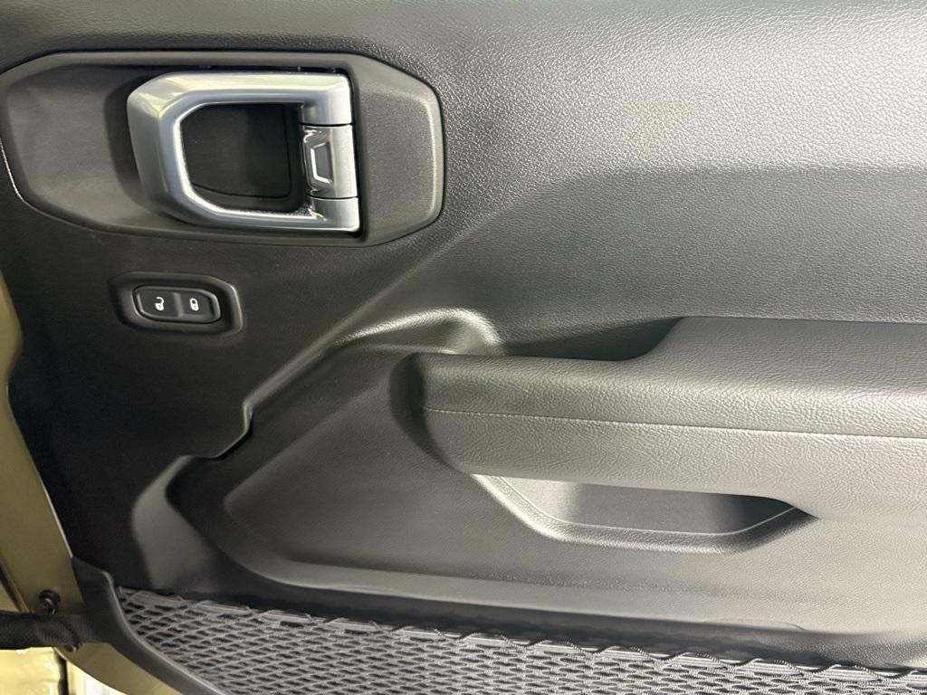 new 2026 Jeep Gladiator car, priced at $49,900