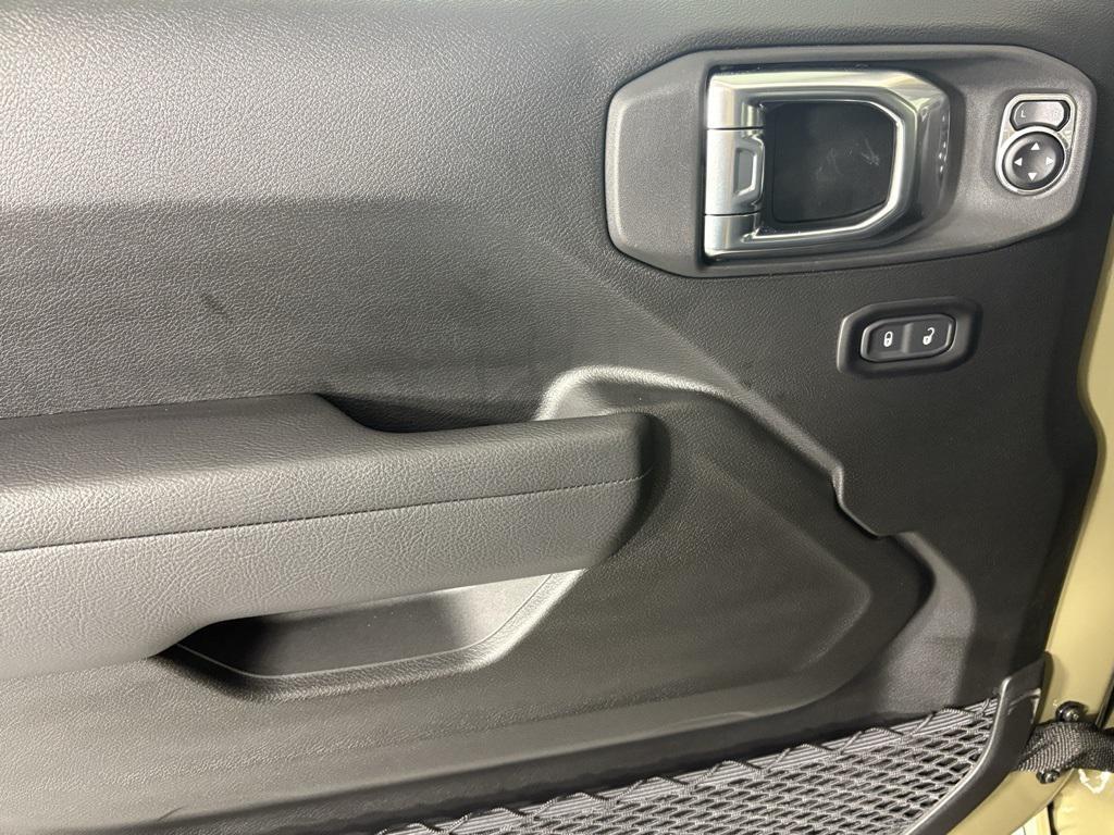 new 2026 Jeep Gladiator car, priced at $49,900