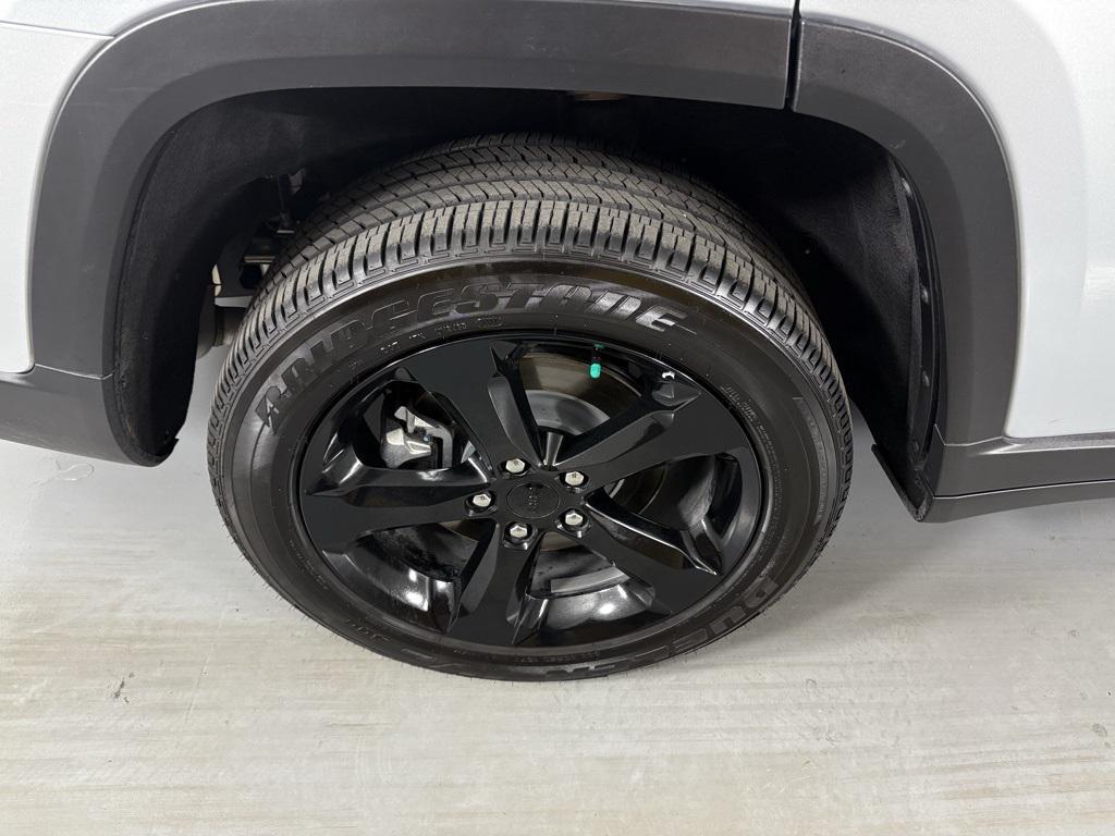 used 2025 Jeep Grand Cherokee L car, priced at $36,900