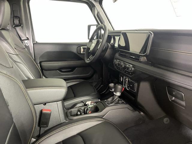 new 2025 Jeep Gladiator car, priced at $38,900