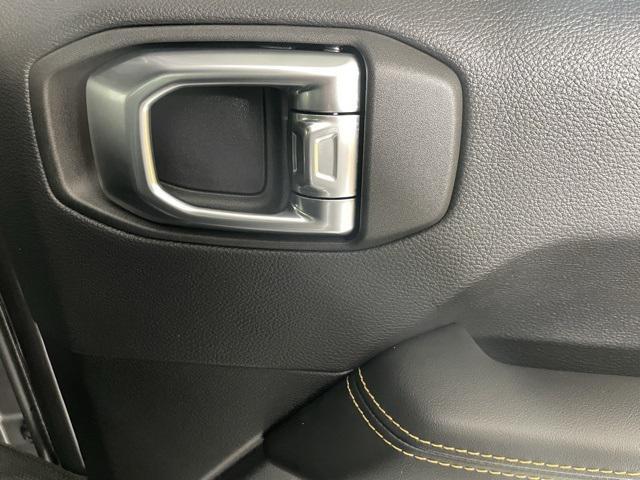 new 2025 Jeep Gladiator car, priced at $38,900