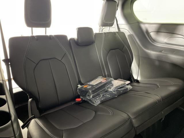 new 2025 Chrysler Pacifica car, priced at $39,900