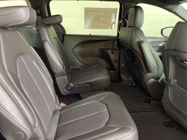 new 2025 Chrysler Pacifica car, priced at $39,900