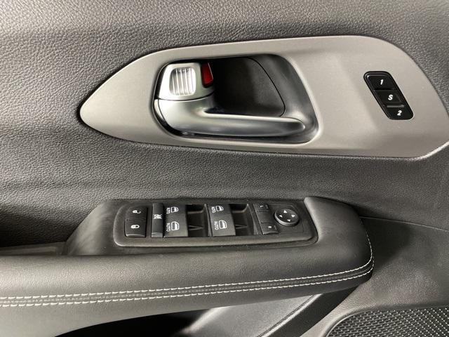 new 2025 Chrysler Pacifica car, priced at $39,900