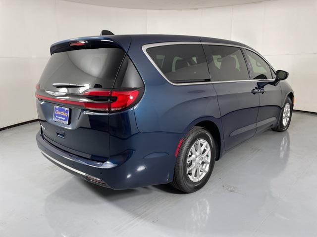 new 2025 Chrysler Pacifica car, priced at $39,900