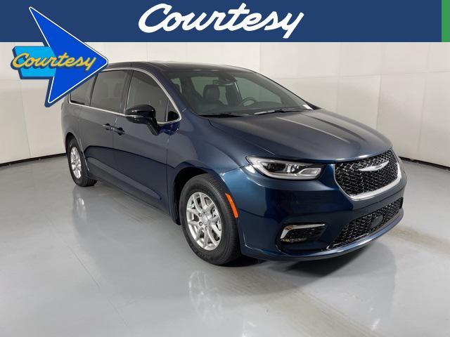 new 2025 Chrysler Pacifica car, priced at $44,900