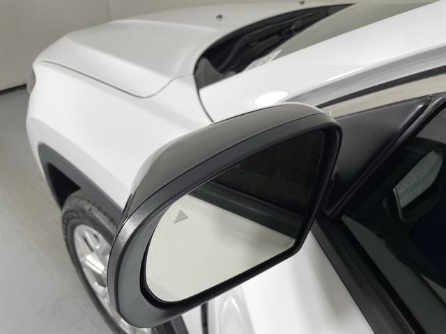 new 2025 Jeep Compass car, priced at $25,900