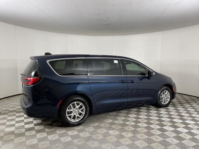 new 2024 Chrysler Pacifica car, priced at $43,731