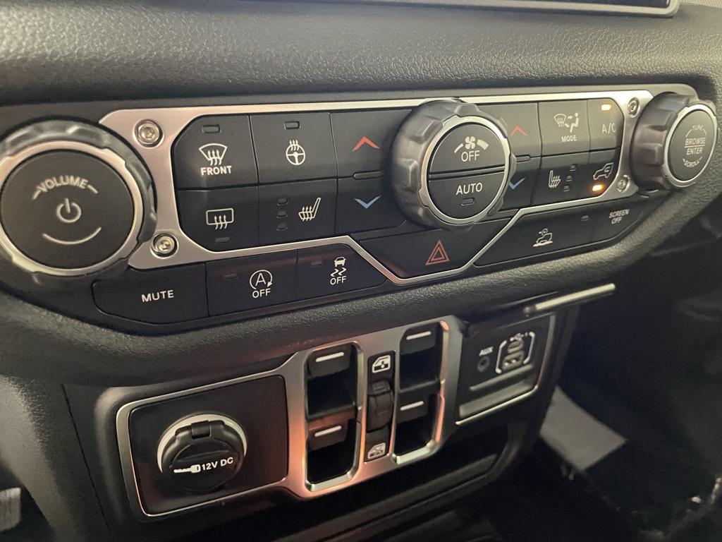 new 2025 Jeep Gladiator car, priced at $42,900