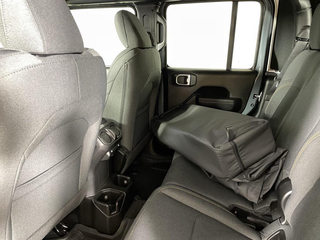 new 2025 Jeep Gladiator car, priced at $42,900