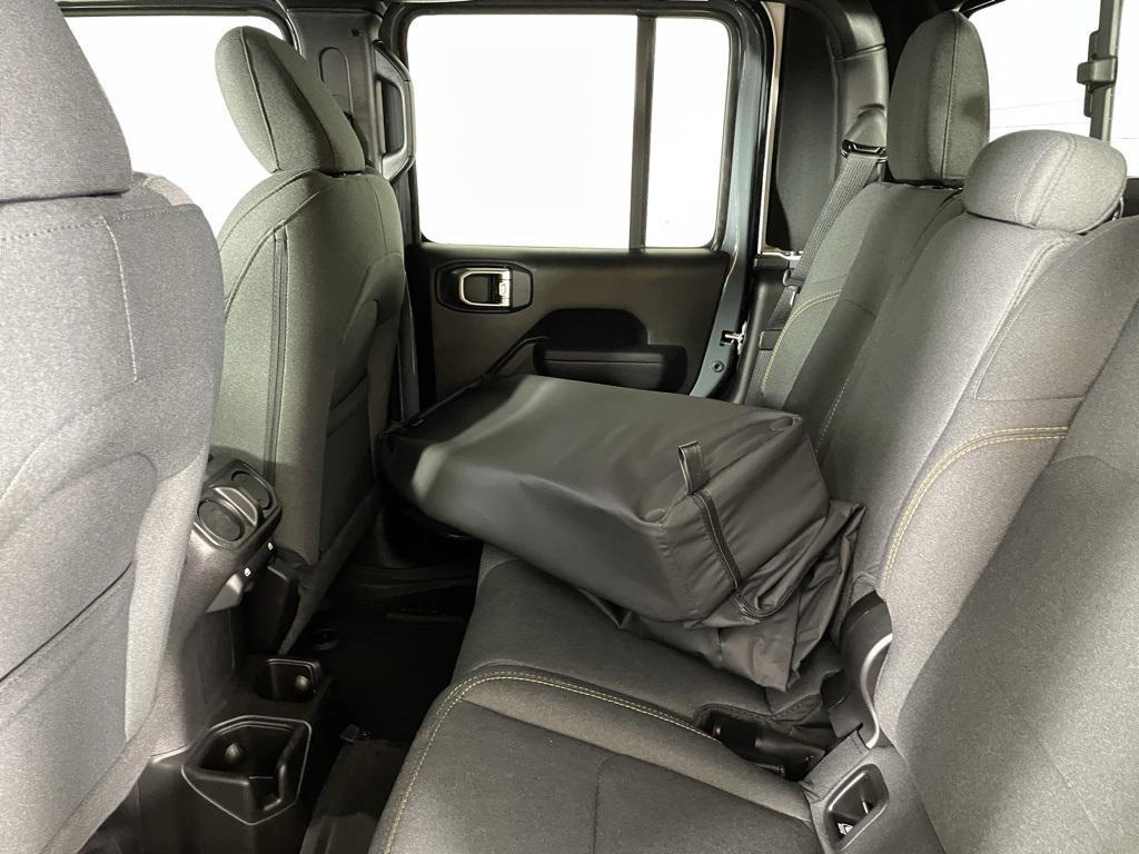 new 2025 Jeep Gladiator car, priced at $42,900