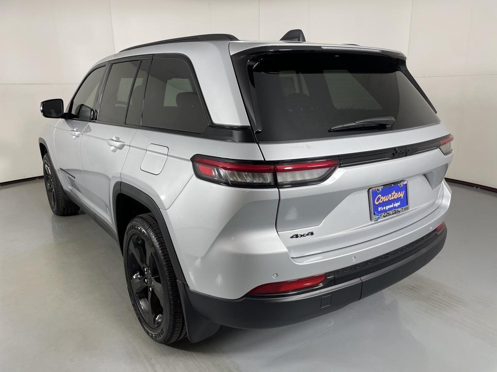 new 2025 Jeep Grand Cherokee car, priced at $39,545