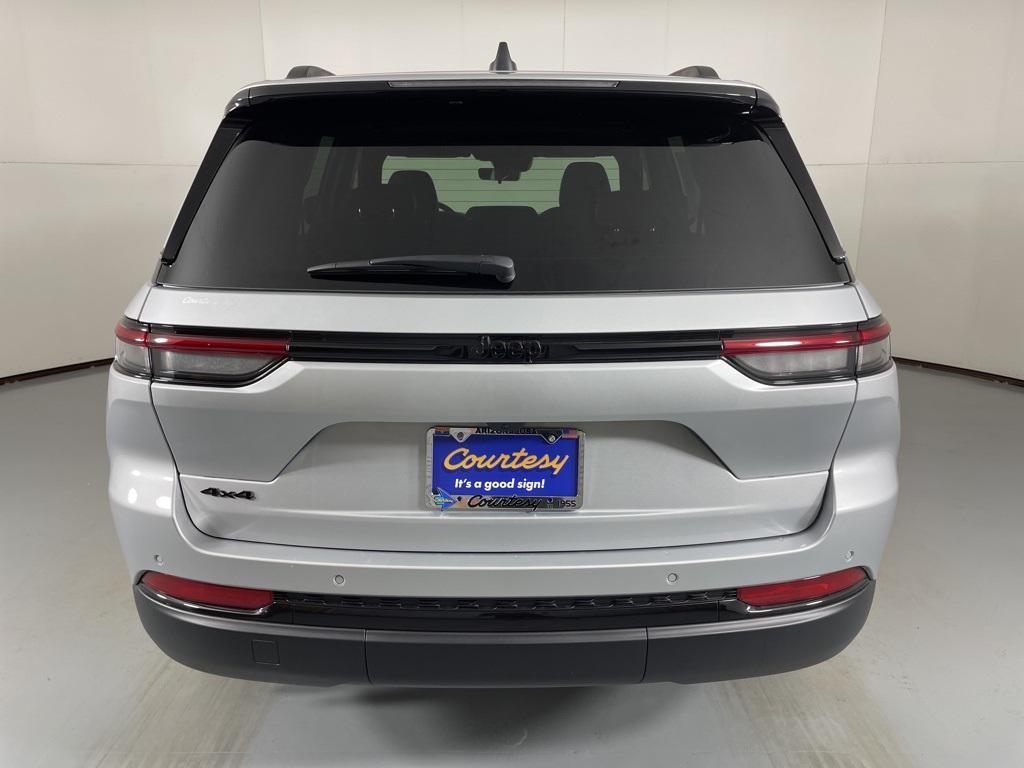 new 2025 Jeep Grand Cherokee car, priced at $39,545