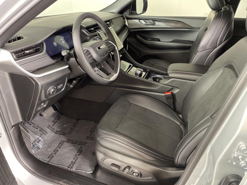 new 2025 Jeep Grand Cherokee car, priced at $39,545