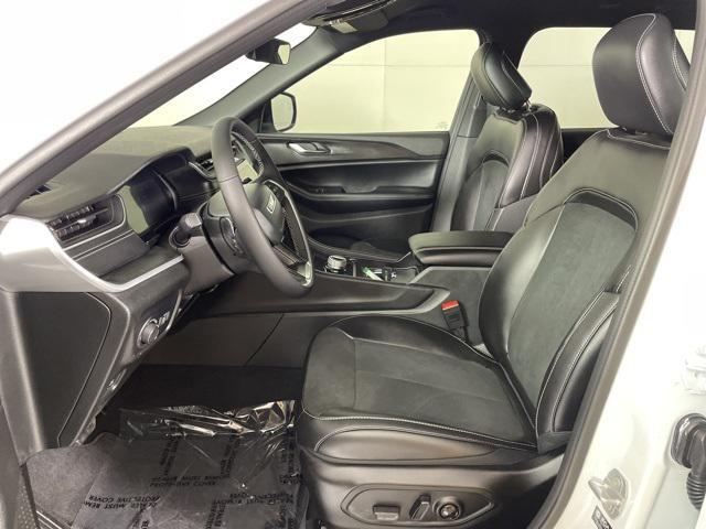 new 2025 Jeep Grand Cherokee L car, priced at $39,900