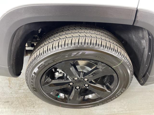 new 2025 Jeep Grand Cherokee L car, priced at $39,900