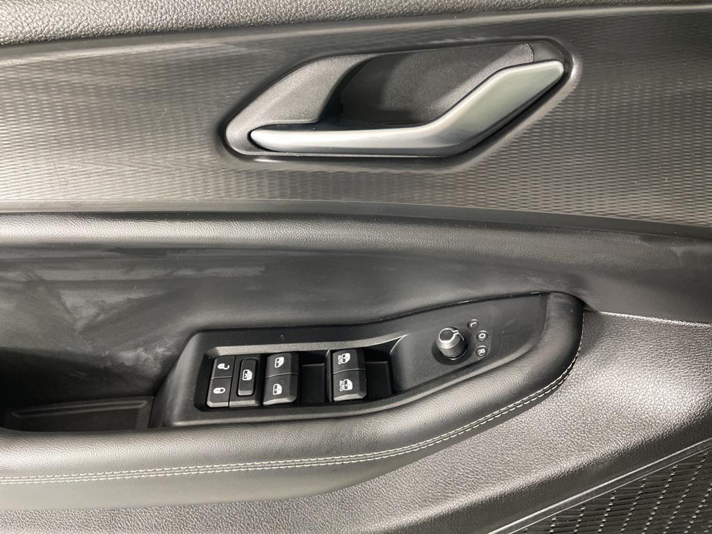 used 2023 Jeep Grand Cherokee L car, priced at $22,900