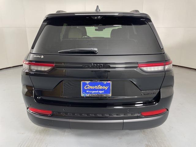new 2025 Jeep Grand Cherokee car, priced at $45,900