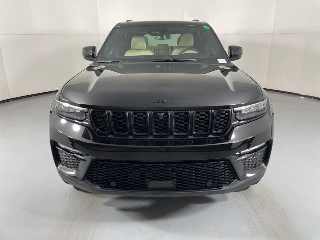 new 2025 Jeep Grand Cherokee car, priced at $45,900