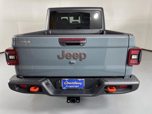 new 2025 Jeep Gladiator car, priced at $46,900
