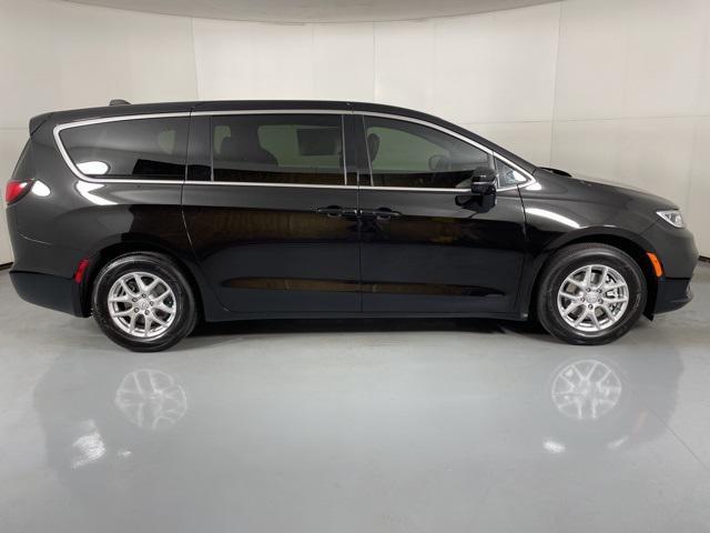new 2026 Chrysler Pacifica car, priced at $40,623