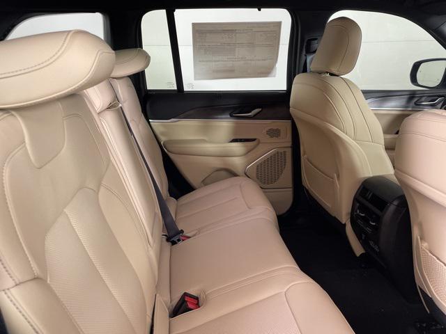 new 2025 Jeep Grand Cherokee car, priced at $49,900