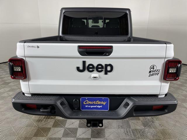 new 2025 Jeep Gladiator car, priced at $44,900