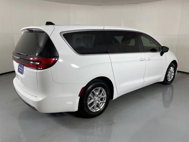 new 2025 Chrysler Pacifica car, priced at $39,900