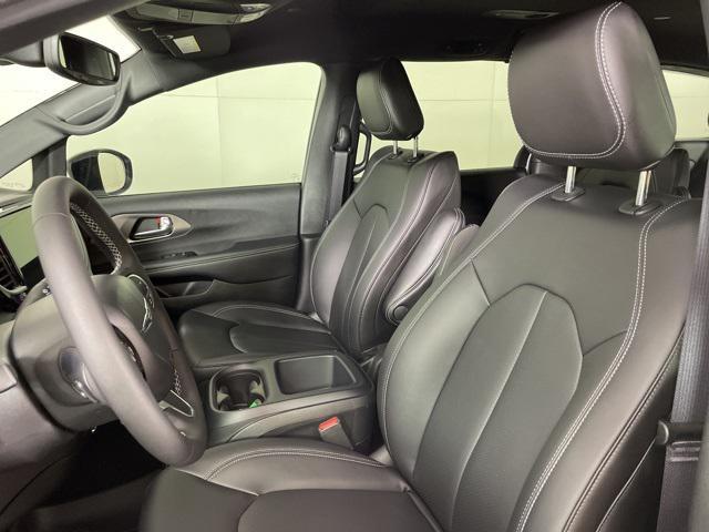 new 2025 Chrysler Pacifica car, priced at $39,900