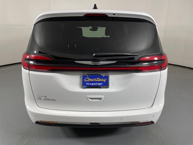 new 2025 Chrysler Pacifica car, priced at $39,900