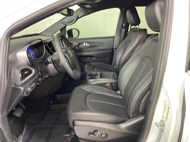 new 2025 Chrysler Pacifica car, priced at $39,900
