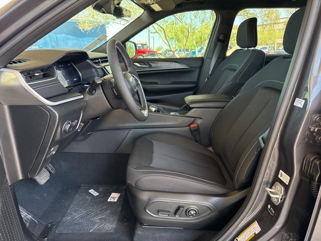 new 2025 Jeep Grand Cherokee L car, priced at $33,975